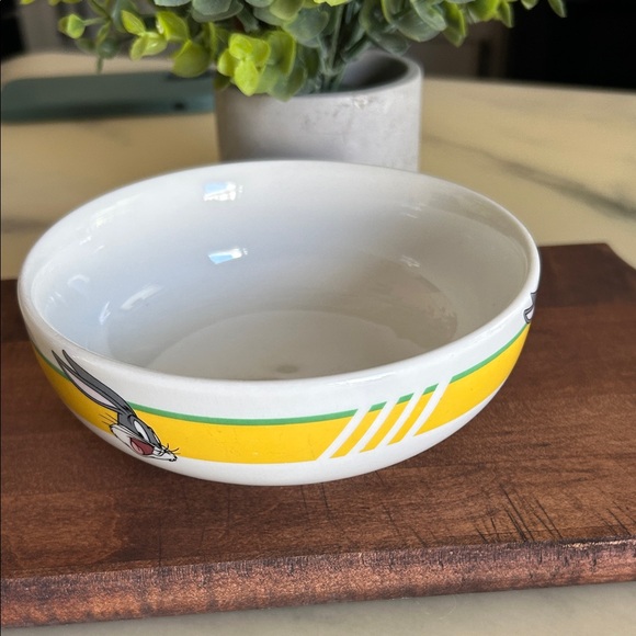 Gibson Looney Tunes White and Yellow Bowl - Picture 1 of 5